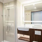 Courtyard By Marriott West אדינבורו