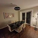 דירה West Luxury 5 Bedroom *