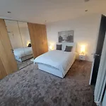 West Luxury 5 Bedroom אדינבורו