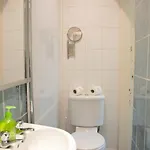 Beautiful Travelers - Salmond Place 爱丁堡