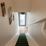 Stunning Upper In The City! דירה אדינבורו