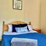 Charming 4 Bdrm Beside The Royal Mile *