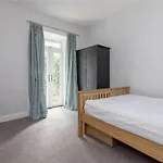 3 Bedrooms Flat In New Town , Lothian Road
