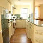 Three Bedrooms Flat In Old Town , Grassmarket Heart Of Flat Sleeps 6 , Eh1 58 Grassmarket, Lägenhet