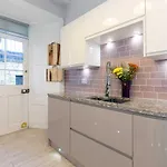 Beautifully Modernised New Town Daire *