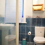 Newly Refurbed With Free Parking *