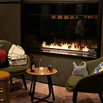 Moxy Szálloda 4*