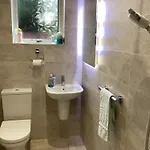 בית אירוח Ground Floor Shared With Host *
