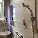 Ground Floor Shared With Host منزل للإقامة