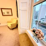 Georgian Luxury - Fast Broadband Wifi - Parking Available *