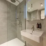 The Resident 4* אדינבורו