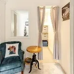Апартаменты Cozy Next To Newhaven Harbour