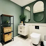 Daire Stylish Loft With Patio Near Royal Mile Fits 4 *