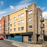شقة Two Double Bedroom On The Royal Mile *