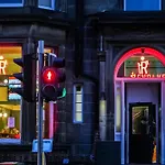 Revolver Hostel *