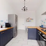Chic And Stylish 2-bedroom Near Centre Edinburgh