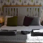 Large 2 Bed Flat, 2 Bath, Free Parking & Lift Edimburgo