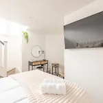 Easter Cosy 4 Bedroom - * Edynburg