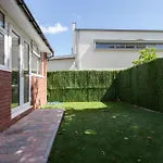 Apartman Luxurious Townhouse With Hot Tub