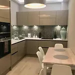 Daire Hamilton Place - Beautiful And With Private Entrance Sleeps 4 *