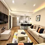 Apartamento Ultra Modern, Stylish Next To Princes St
