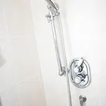East Claremont - Beautiful 2br In شقة *