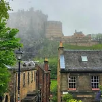 West Port - 2br In The Heart Of The Old Town Just Off The Grassmarket