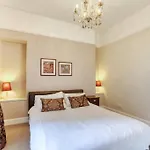 West Port - 2br In The Heart Of The Old Town Just Off The Grassmarket * Edinburgh