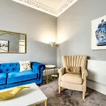 Lothian Road - Perfect Centre Location. *
