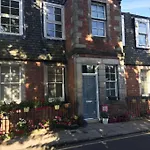 Beautiful Scandi-inspired One Bed In Stockbridge