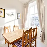 George Iv Bridge - Superbly Located 3 Bedroom! Apartmán Edinburgh