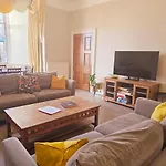 Gasthof Delightful 4 Bedroom Family In Newington - Craigmillar Park 3*