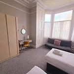 Delightful 4 Bedroom Family In Newington - Craigmillar Park