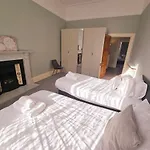 Delightful 4 Bedroom Family In Newington - Craigmillar Park Gasthof 3*