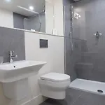 Spacious And Modern 2-bed On Easter Road - Flat 3, Elgin House