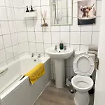 شقة Immaculate Central Flat Near Edinburgh Castle With Free Private Parking *