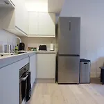 Spacious And Modern 2-bed On Easter Road - Flat 3, Elgin House