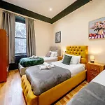 Mcdonalds House 10 Guests 10 Beds 15' Centre 度假居 *
