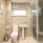 Bright 1-bed With Garden Near Braid Hills Golf Course Prázdninový dům *