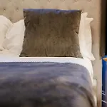 Monty's - 10 Guests 7 Beds Centre Edinburgh