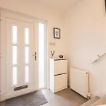 Bright 1-bed With Garden Near Braid Hills Golf Course Prázdninový dům