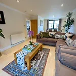 Center Gem-4bd House! Nyaraló *