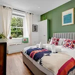 Stylish 2-bed Garden Эдинбург