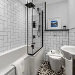 Stylish 2-bed Garden