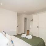 Spacious 5-bed With Garden Parking - Pass The Keys * إدنبرة