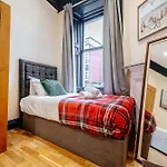 Mcdonalds House 10 Guests 10 Beds 15' Centre