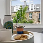 Stylish 2-bed Garden Вилла Эдинбург