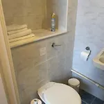 Konukevi Strathallan 3*