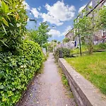 Stylish 2-bed Garden Вилла Эдинбург