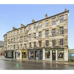 Апартаменты Luxurious Victorian 3 Bed Flat In The Heart Of *